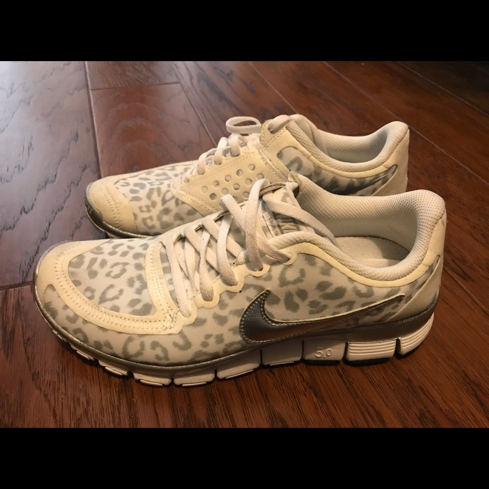 Women’s Nike size 8